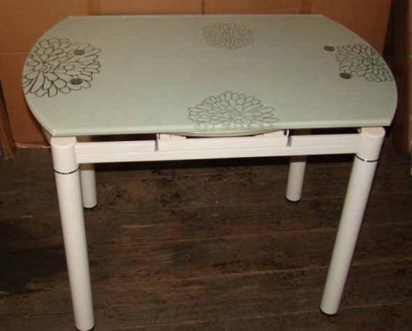 Tavolo da cucina rotondo in vetro B812