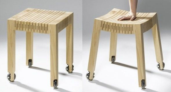 Sedia in legno con seduta flessibile