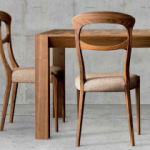 sedia in legno massello