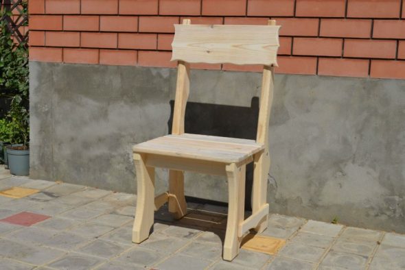 sedia da giardino in legno