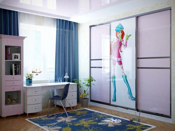 Armadio a muro per la cameretta dei bambini secondo un progetto personalizzato