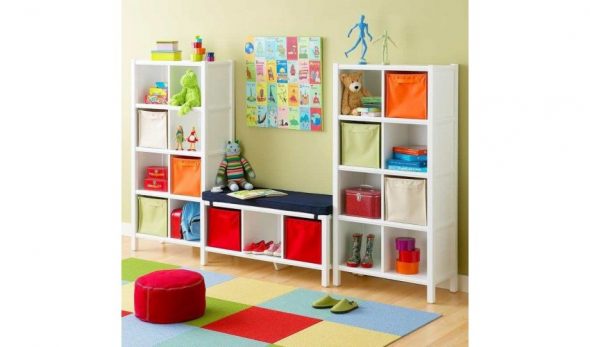 scaffalatura in legno per bambini