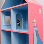 mensola della casa della ragazza