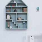 foto dello scaffale della casa