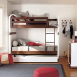 letto a castello bianco marrone