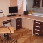 scrivania per computer combinata