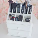 cassettiera per cosmetici e pennelli