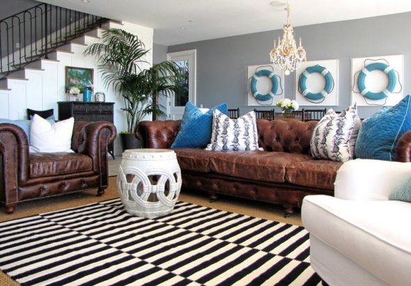 design del divano marrone