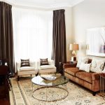interno divano marrone