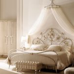 letto a baldacchino in ferro battuto
