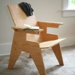 design di sedia in compensato
