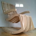 sedia in compensato all'interno