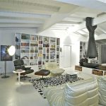sedia con poggiapiedi di design