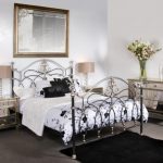 letto all'interno