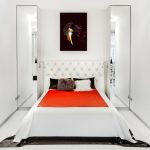 letto matrimoniale in camera da letto stretta