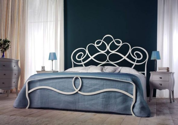 letto realizzato con forgiatura artistica