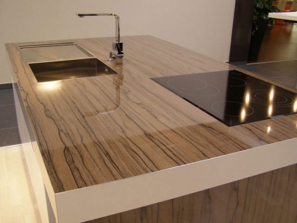 piano del tavolo laminato