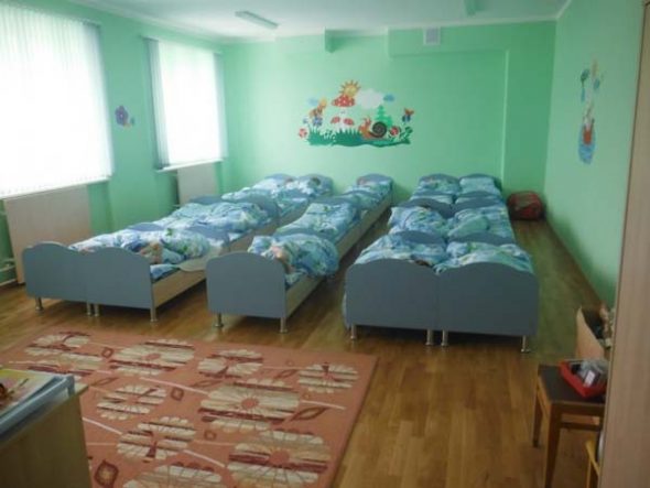 disposizione dei letti nella scuola materna