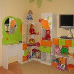 scaffalatura per cameretta bambini