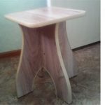 sgabello da scarti di truciolato