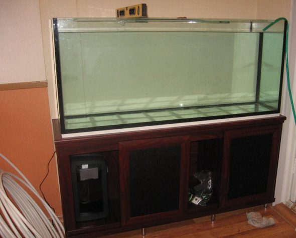 mobiletto per acquario