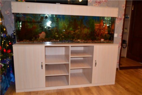 supporto per acquario