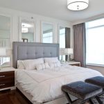 specchio nel design della camera da letto