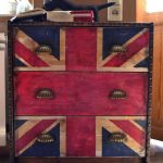Decorare una cassettiera in stile inglese