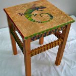 Decorare uno sgabello: fai il decoupage con le tue mani