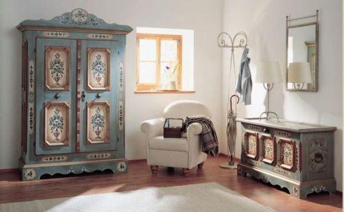 Decorare i mobili di una stanza in stile vintage