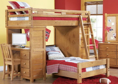 Letto a castello in legno all'interno