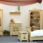 Mobili per bambini in stile provenzale fatti a mano