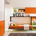 Letto luminoso integrato in un armadio
