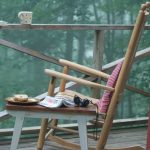 sedia a dondolo in veranda