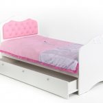 Letto elegante Princess con testiera in pelle con cristalli Swarovski