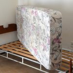 Letto con materasso ortopedico foto