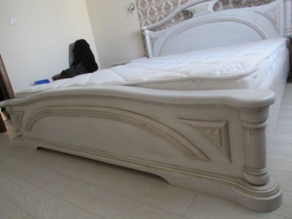 Letti in legno massello personalizzati