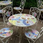 Decoupage da tavolo laconico