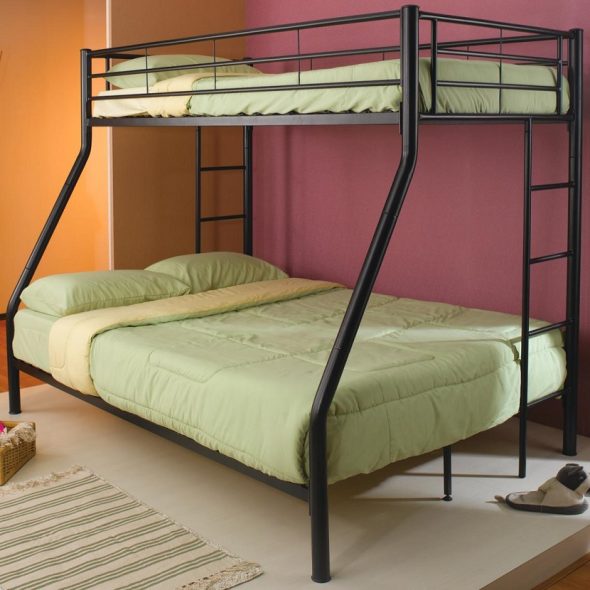 Letto a castello in metallo nero