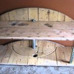 Il mondo dell'artigianato e dei prodotti fatti in casa porta TV in legno