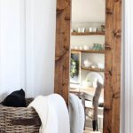Specchio da terra con cornice in legno fatta in casa