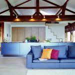 Colore blu all'interno della stanza