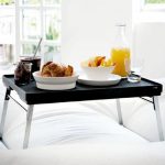 tavolo da colazione con maniglie