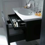 Mobiletto da bagno con lavabo