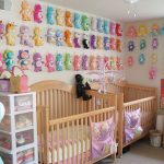 Decorare l'angolo del neonato