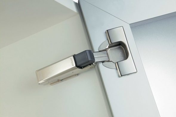 Installazione di chiusure in cucina