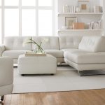 divano angolare bianco all'interno