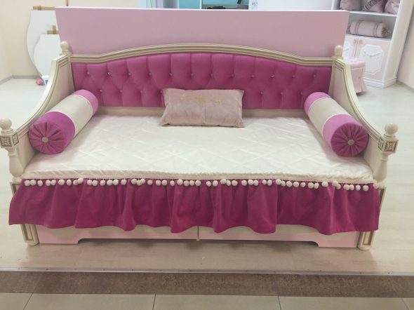 divano letto per ragazza adolescente