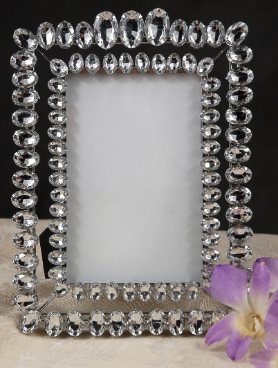 design dello specchio con pietre
