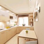 mobili da cucina in una cucina stretta